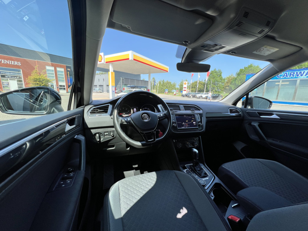 Volkswagen Tiguan Volkswagen Tiguan 2.0 TSI 4Motion Highline | Trekgew. 2500 KG | Trekhaak | ACC | Head up | Camera 48848871-4.jpg | Auto Toonder