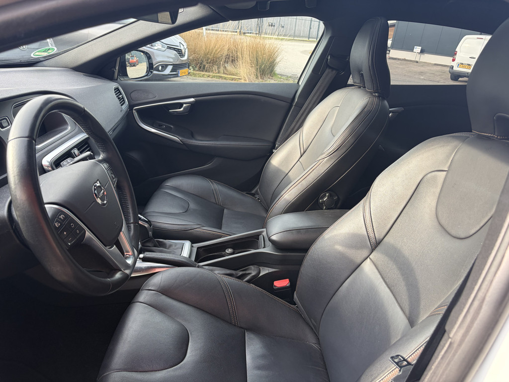 Volvo V40 Cross Country 2.0 T4 Summum AUTOMAAT | LEER | TREKHAAK | STYLING PACK | PANO | MEMORY 52322537-4.jpg | Auto Toonder