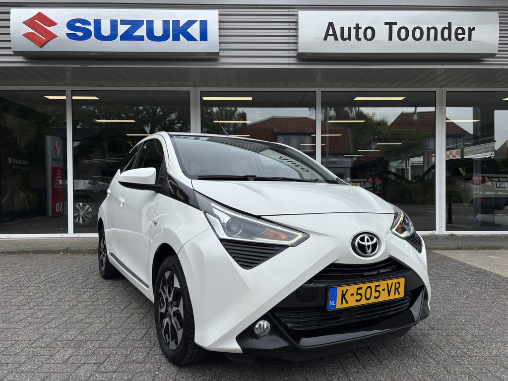 Toyota Aygo 1.0 VVTi X-Joy/Camera/Carplay/Climate-control 54142629-2.jpg | Auto Toonder